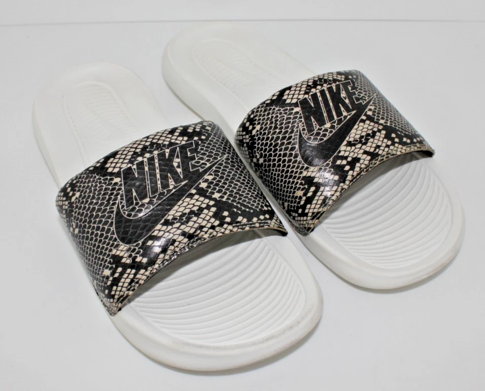 NIKE sandali donna taglia 8 Victori One slide stampa serpente bianco CN9676 007 slip on