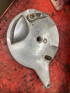 Early Triumph Pre-Unit 500 T110 6T W1057 Vented Front Brake Plate