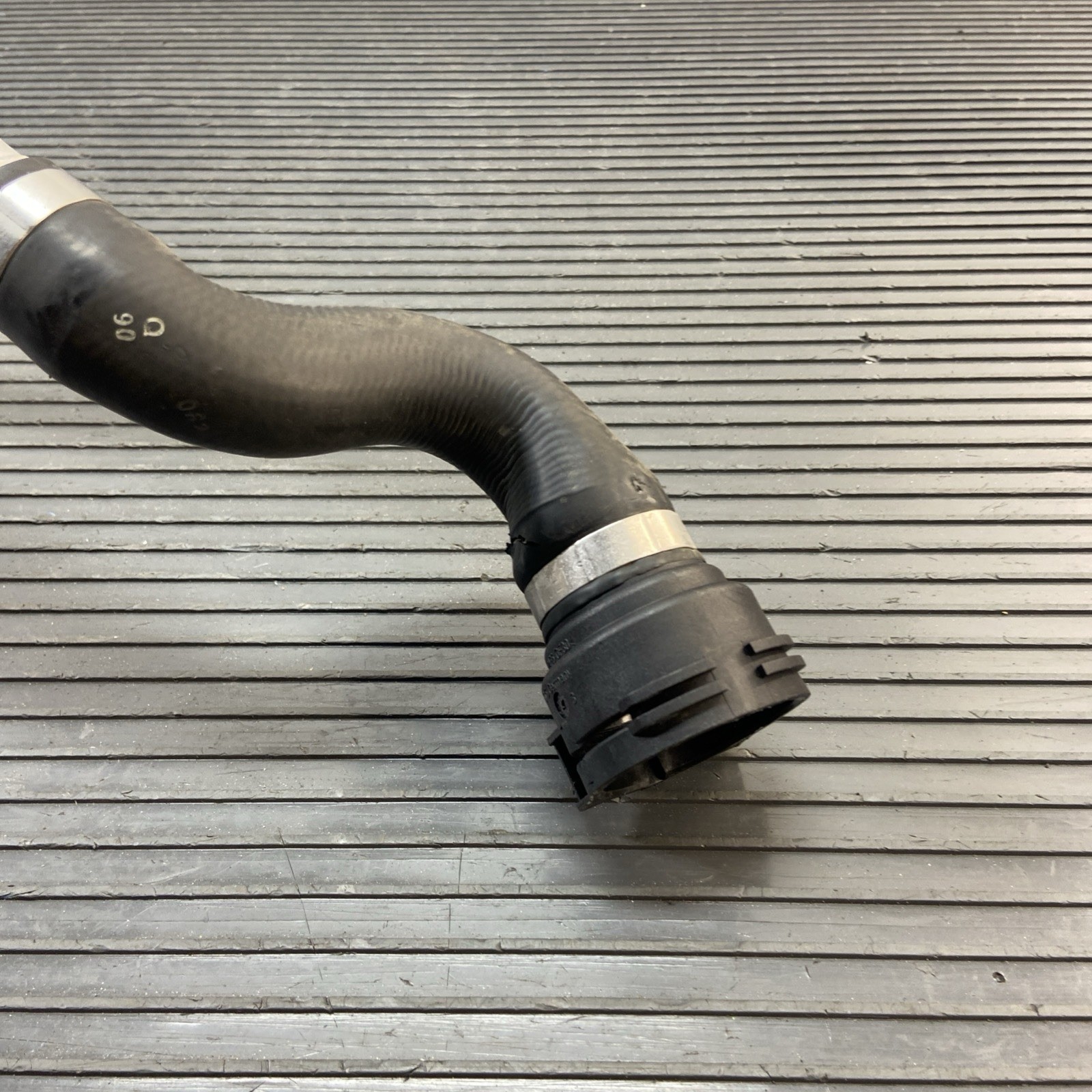 BMW i8 2014-2020 Front Return hose