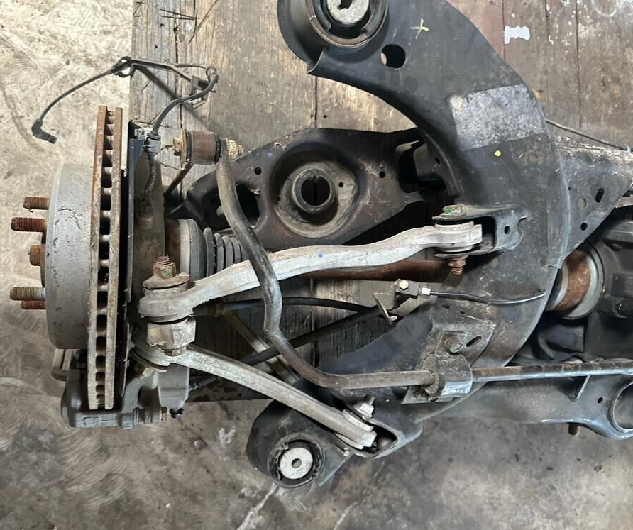 20052010 DODGE CHARGER SRT8 3.06 CARRIER REAR 3.06 GEAR RATIO AXLE