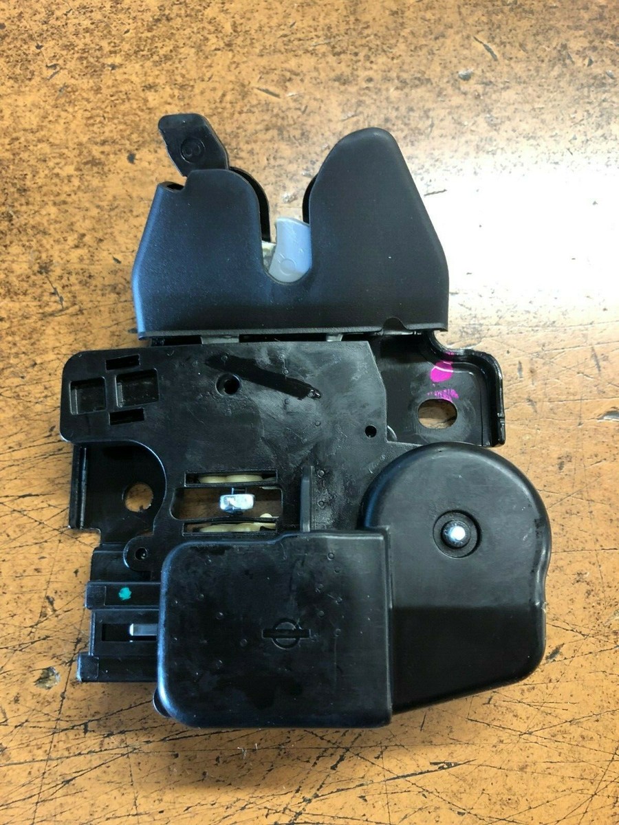 さっちゃん NEW OEM 2013-2018 NISSAN SENTRA TRUNK LATCH / LOCK / RELEASE