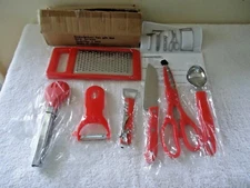 7 Piece Kitchen Gift Set " NWOT " Great Gift Idea "