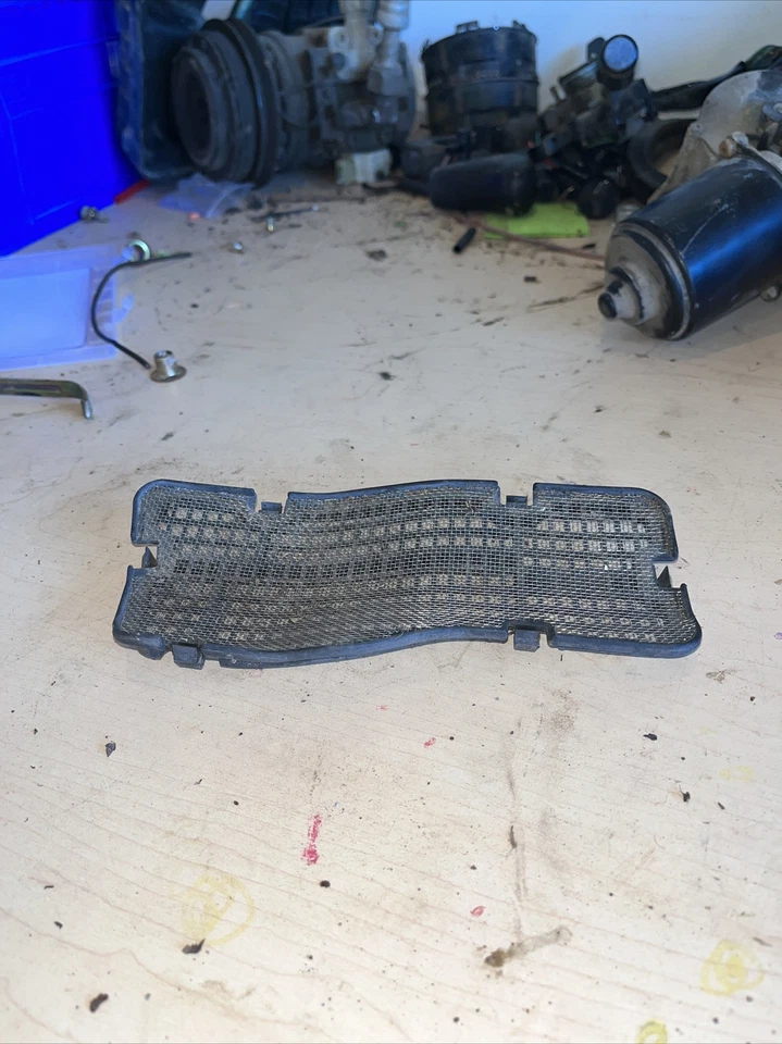 Toyota Pickup 4Runner 1984-1989 calefacción pantalla de conducto de aire conductor izquierdo fabricante de equipos originales Foto 2 de 3