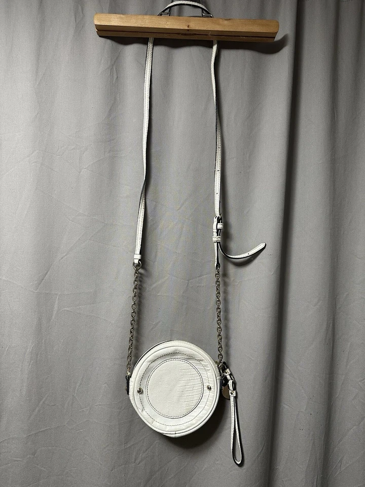 Винтажная белая розовая круглая сумка Juicy Couture с золотым ремешком на цепочке - Изображение 4 из 4