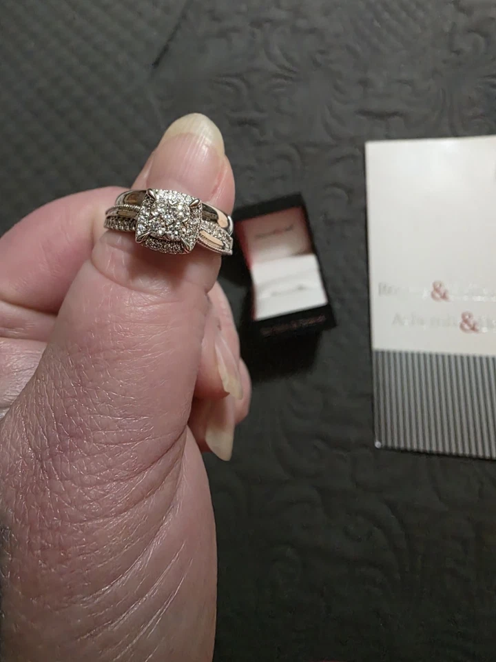 Hermoso conjunto de anillos de boda de diamantes genuinos tamaño 10, 10kw de Ashcroft y roble Foto 2 de 4