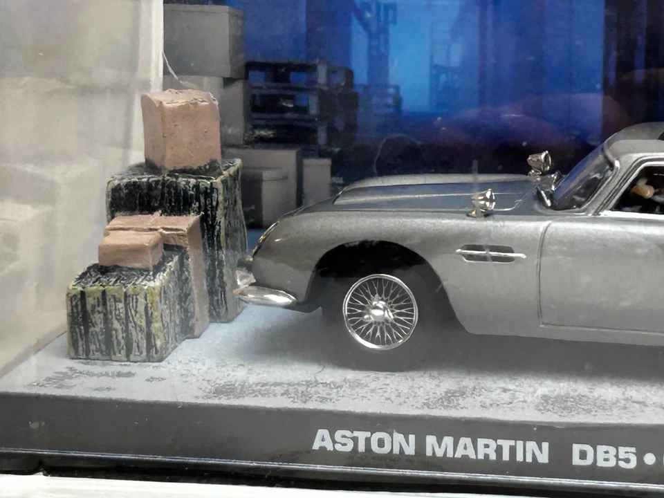 James Bond 007 Goldfinger Aston Martin DB5 - Image 3 of 4