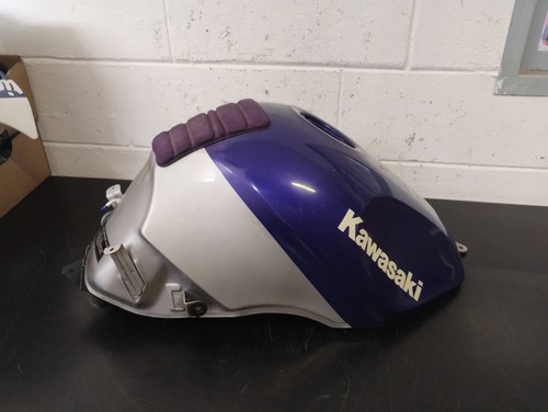 SERBATOIO BENZINA ORIGINALE KAWASAKI ZZR 600 ANNI 1997 1998 1999 2001 - Foto 10 di 22