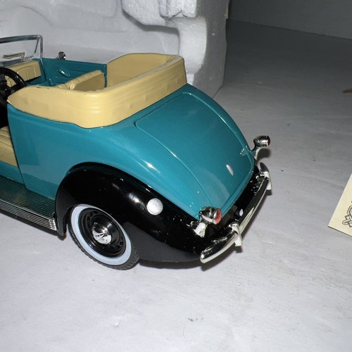 National Motor Museum Mint 1937 V-8 Club Cabriolet Golden Age of Ford Note - Picture 12 of 22
