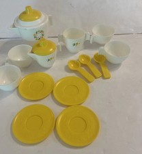 Vtg 1982 Fisher Price Tea Set Teapot Creamer Sugar 4 Cups  Saucers 3 Spoons