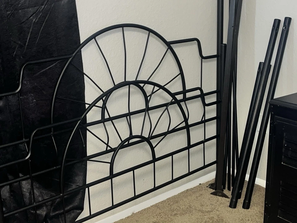 Adjustable Full/Queen Black Metal Canopy Bed Frame - Image 2 of 4