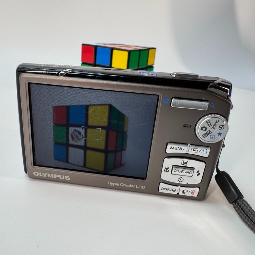 Olympus Stylus 1020 Digital Camera Compact 7x Zoom w/ 256MB XD