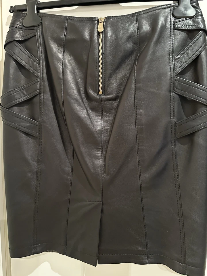 FALDA DE CUERO GENUINO VERSACE Foto 3 de 4