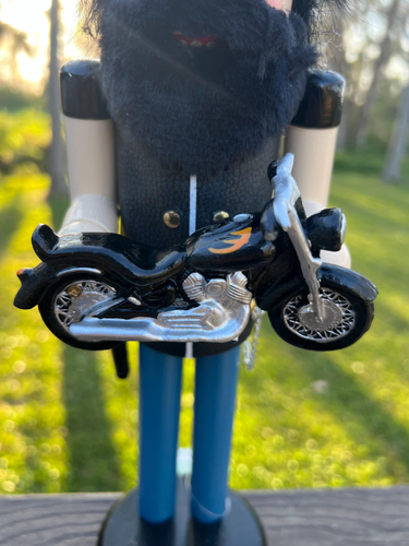 Motociclista Cascanueces Sosteniendo Mini Motocicleta Decoración de Navidad Decoración de Vacaciones Regalo - Imagen 2 de 7