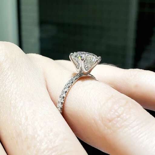 Precioso 2,50 quilates Anillo de compromiso de seis puntas de diamantes de corte redondo J, VS1 GIA 14k Foto 4 de 4