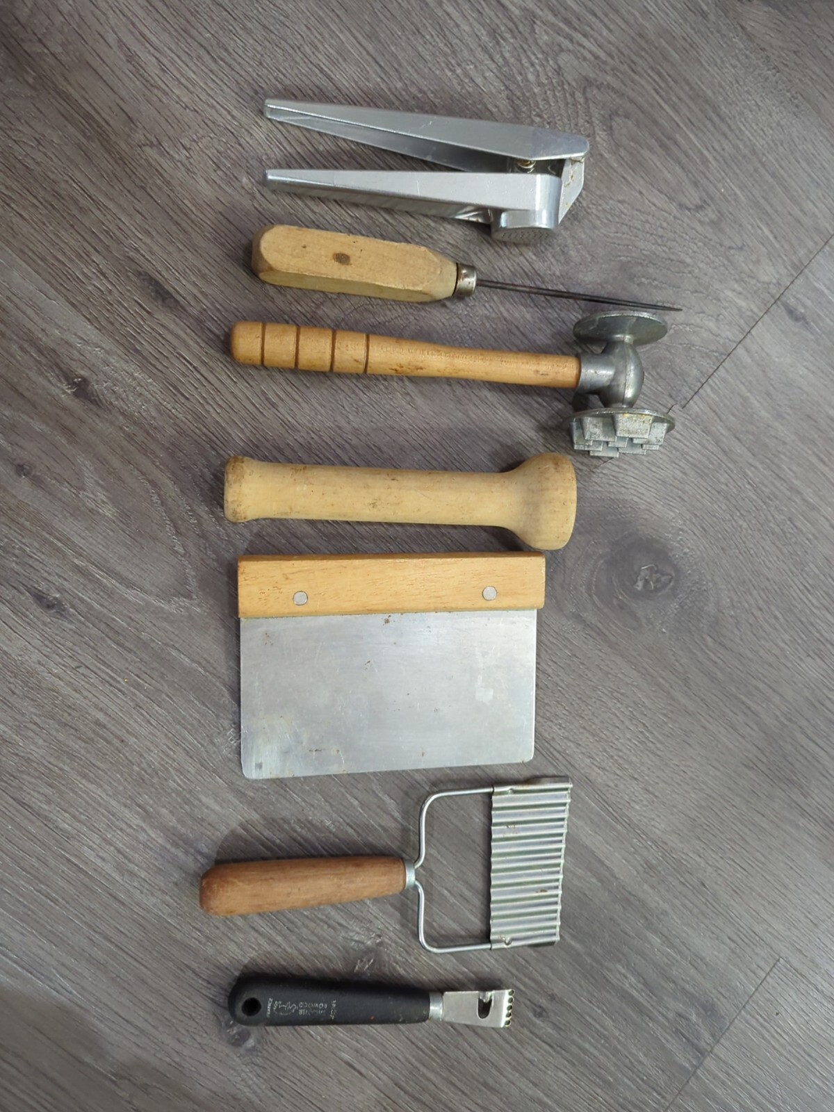 Lot of 7 Vintage Wooden Handle Kitchen Utensil Tenderizer Zest Garlic Press Ice-image