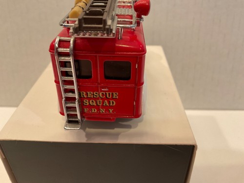 Matchbox 37 1937 GMC Fire Rescue Squad Van FDNY Fire Dept New York YFE10 1:43 - Picture 5 of 6