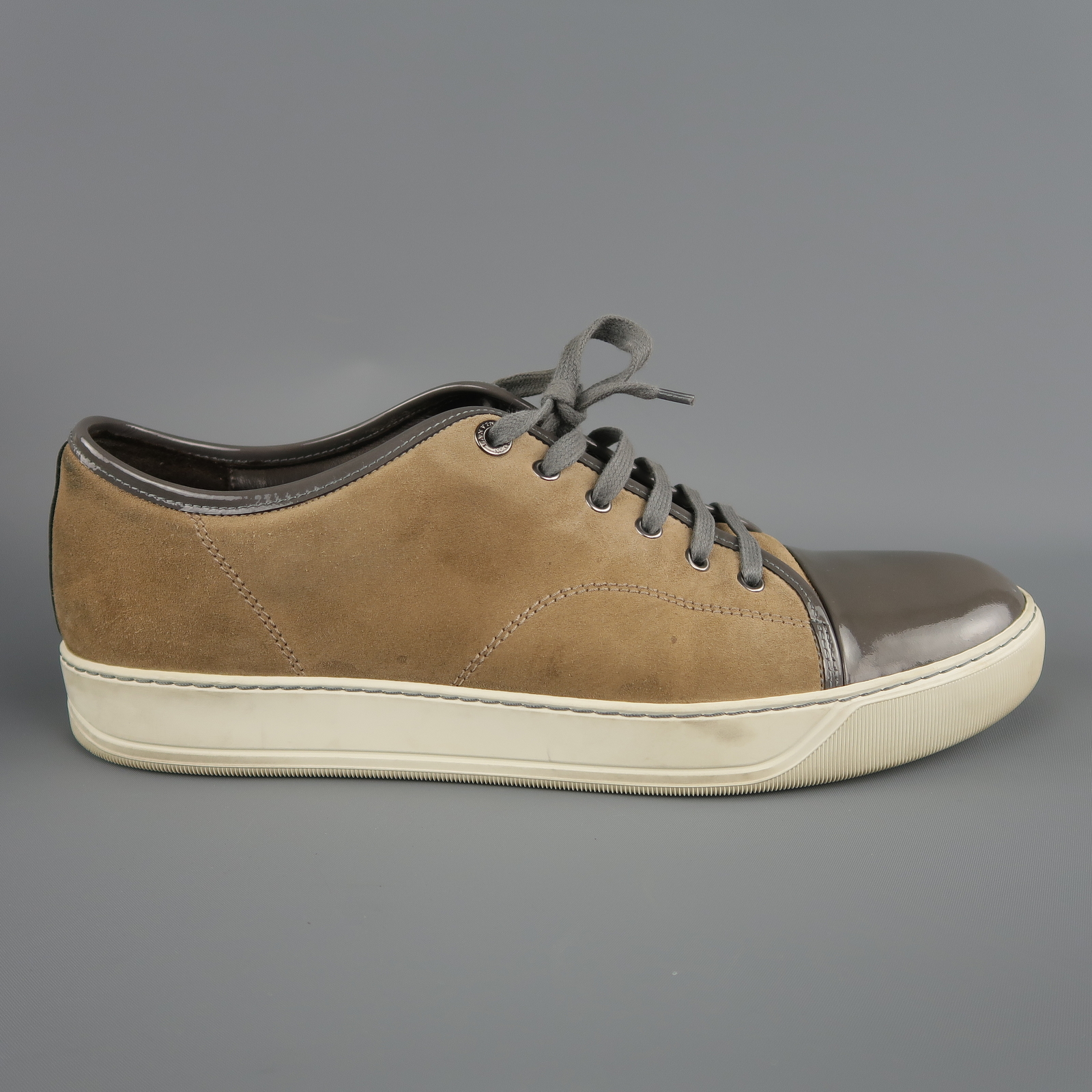 LANVIN Dimensione 13 Tan & grigio Two Toned Suede Lace Up scarpe da ginnastica LANVIN Dimensione 13 Tan & grigio Two Toned Suede Lace Up scarpe da ginnastica