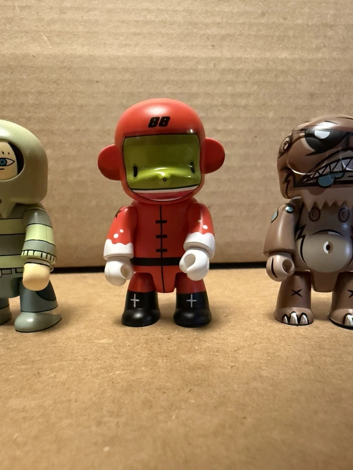 Toy2R Qee Mini Figure Mixed Lot Of 4 Figures - Dalek Spacebot, Rare Kibu Monkey - Image 4 of 4