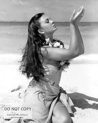 JEAN SIMMONS IN ''THE BLUE LAGOON'' - 8X10 PUBLICITY PHOTO (BT840)