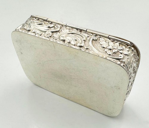 EDWARDIAN EMBOSSED TABLE SNUFF BOX STERLING SILVER CHESTER 1901 NATHAN & HAYES - Picture 9 of 12