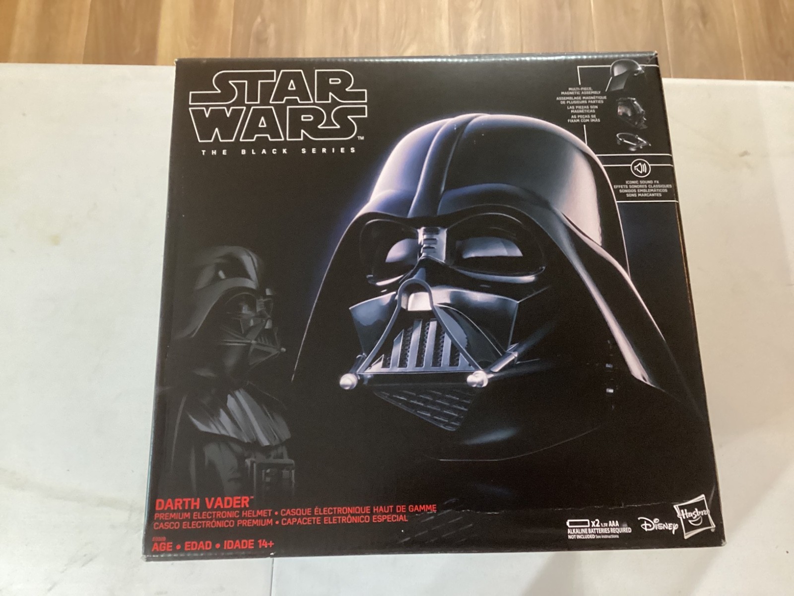DARTH VADER ELECTRONIC HELMET BLACK SERIES