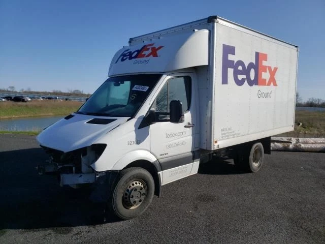 Mercedes-Benz Sprinter 3500 (solo camioneta local) 2016 rodilla delantera 1562307 Foto 2 de 4