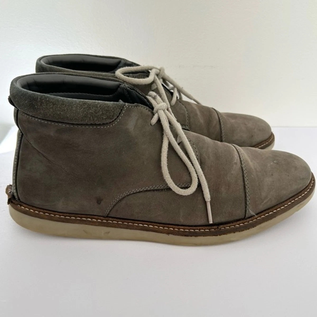 Clarks Men s Grandin Top Chukka Boot in Grey Nubuck size 10.5 eBay
