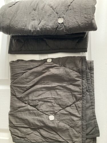 $217 West Elm Gray Silver Dot Natalie Embroidered Twin Quilt + 2 Euro Shams - Picture 1 of 12
