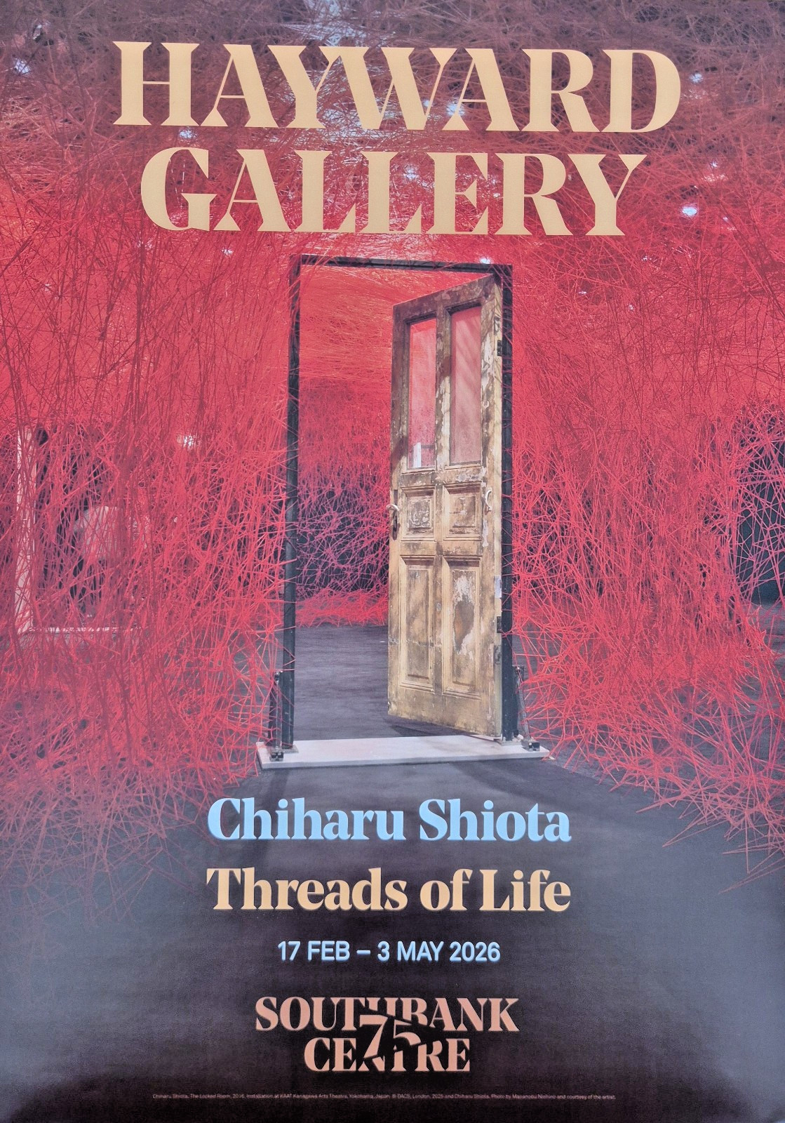 🟦 Chiharu Shiota - Hayward Gallery London 2026 - affiche - 70×50 cm