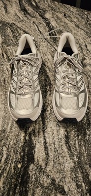 Hoka Unisex Mafate Speed 2 Trail Running Sneaker  M 10.5 W 11.5  White Grey NEW