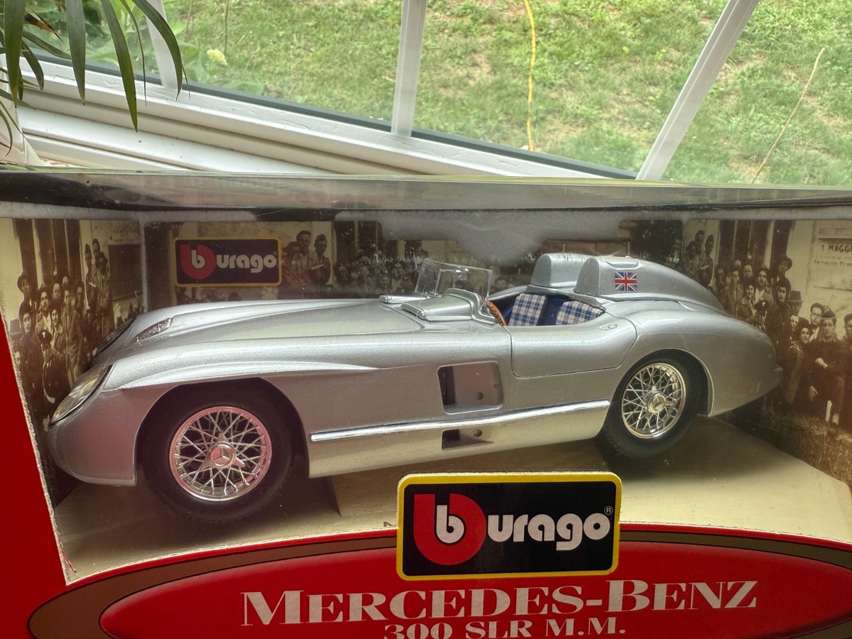 burago Mercedes Benz 1/18スケール　2台セット Burago 1/18 Scale Diecast 3013 - 1954 Mercedes Benz 300 SL