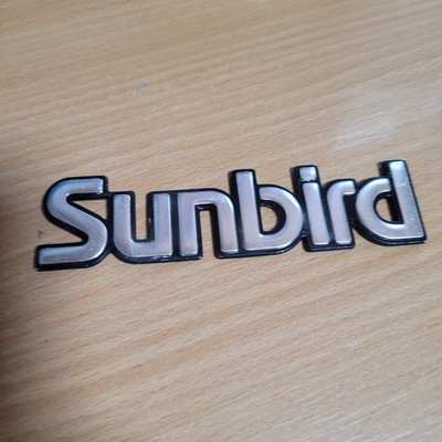 PONTIAC SUNBIRD EMBLEM Logo Car