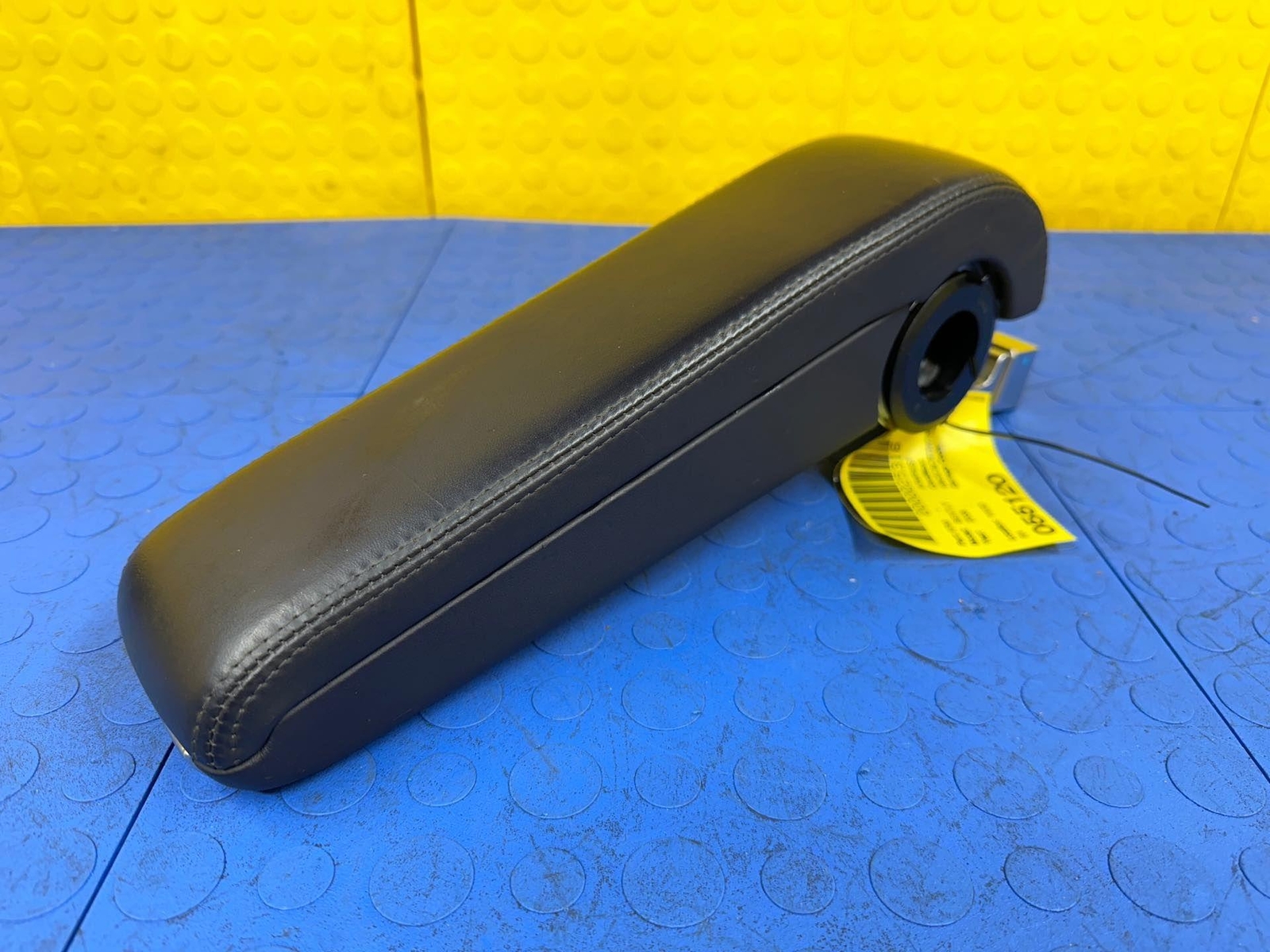 05 06 07 08 09 BENTLEY Continental GT Coupe Front Right Armrest OEM 3W0864101G