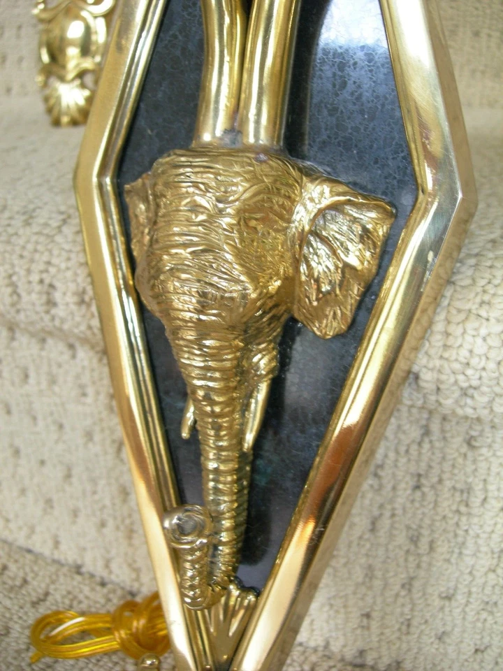 Apliques lámparas de pared con motivo de león elefante de dos brazos de latón pulido Maitland Smith Pr Foto 4 de 4