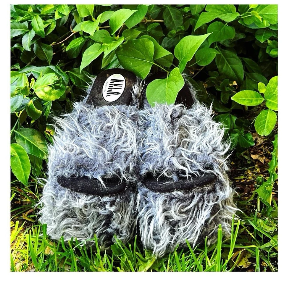 Sandalias deslizantes Mule NYLA Mule plataforma difusa gris y negro años 90 Y2k  Foto 2 de 4