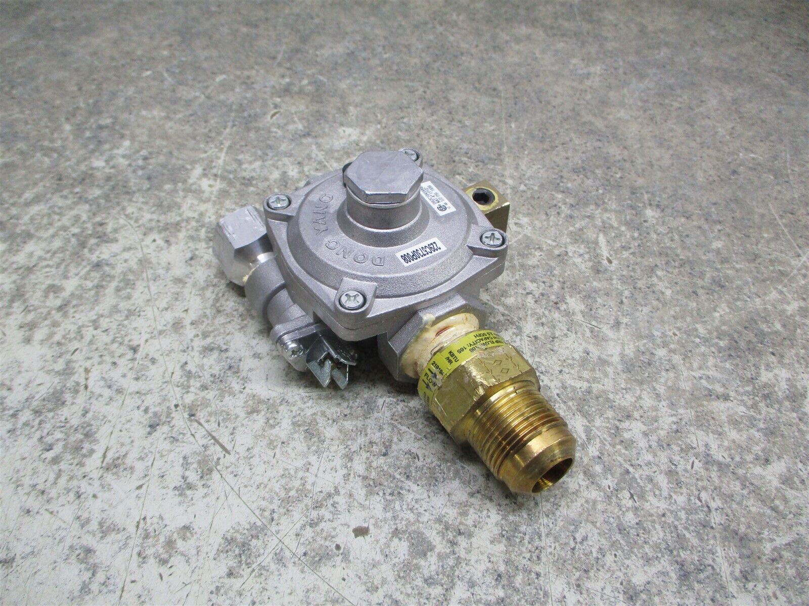GE RANGE PRESSURE REGULATOR PART # WB19T10079