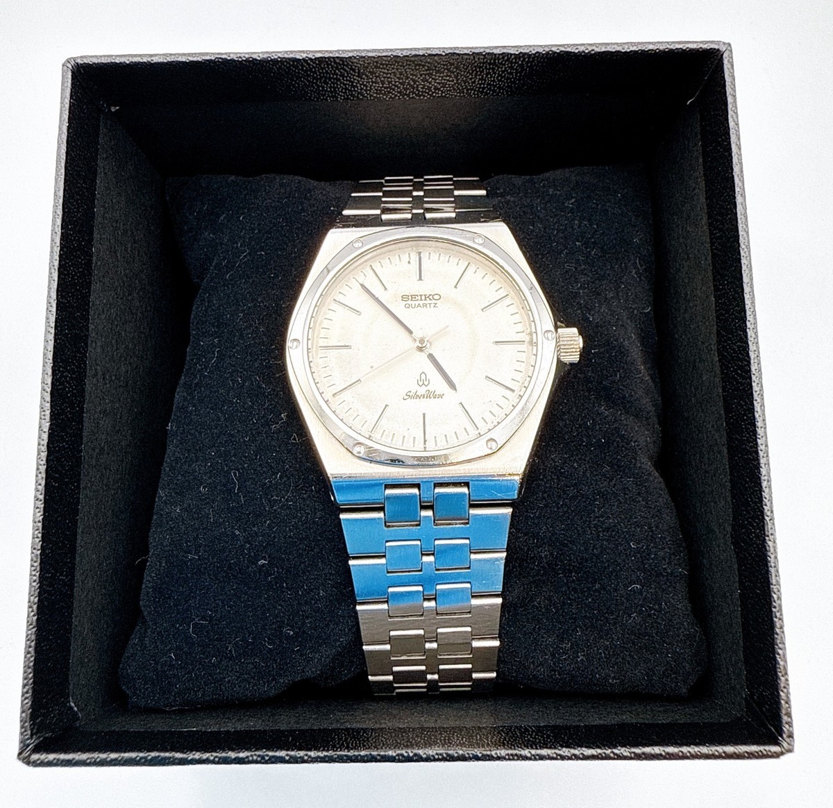 Vintage Seiko Silver Wave 6030-7050 Quartz White Dial Watch Japan