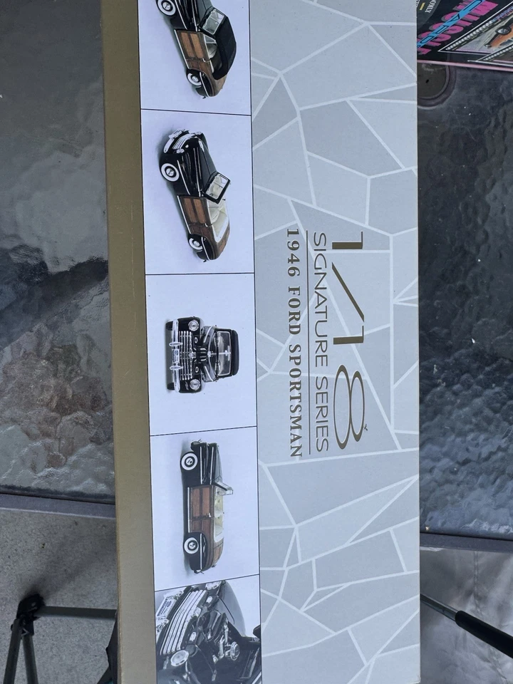 Signature Srs. 1946 Ford Sportsman Woody Super Deluxe Convertible Lucky Die Cast - Image 4 of 4