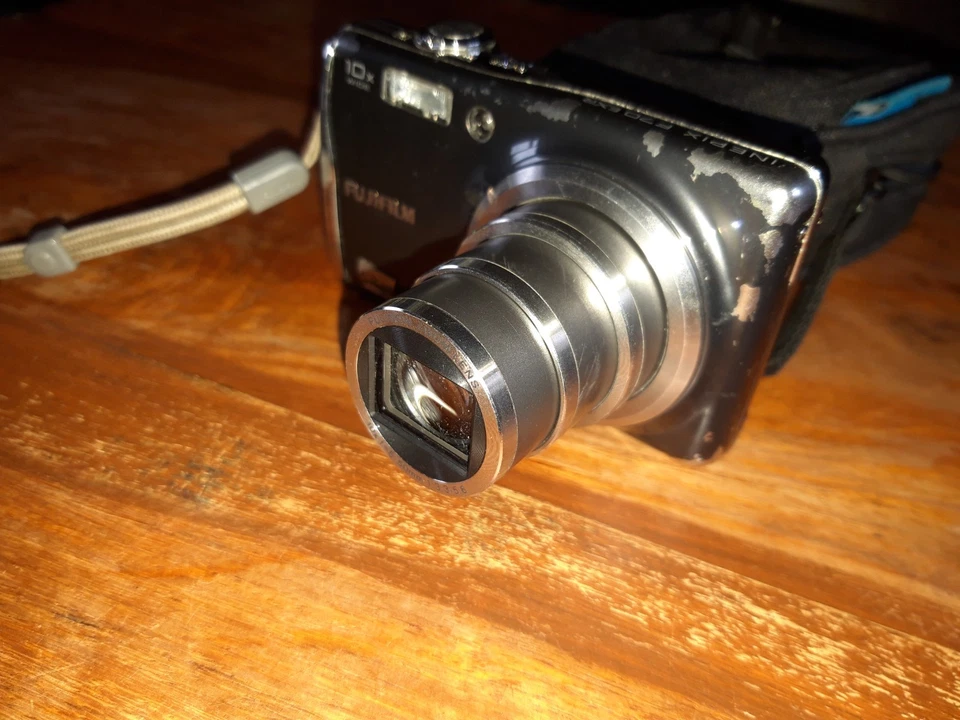 Fujifilm FinePix F70 EXR, photo 3 of 5