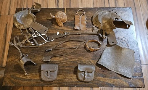 Marx Johnny West Geronimo Horse Accessories Saddles Blanket Bags Gun Bow Lot