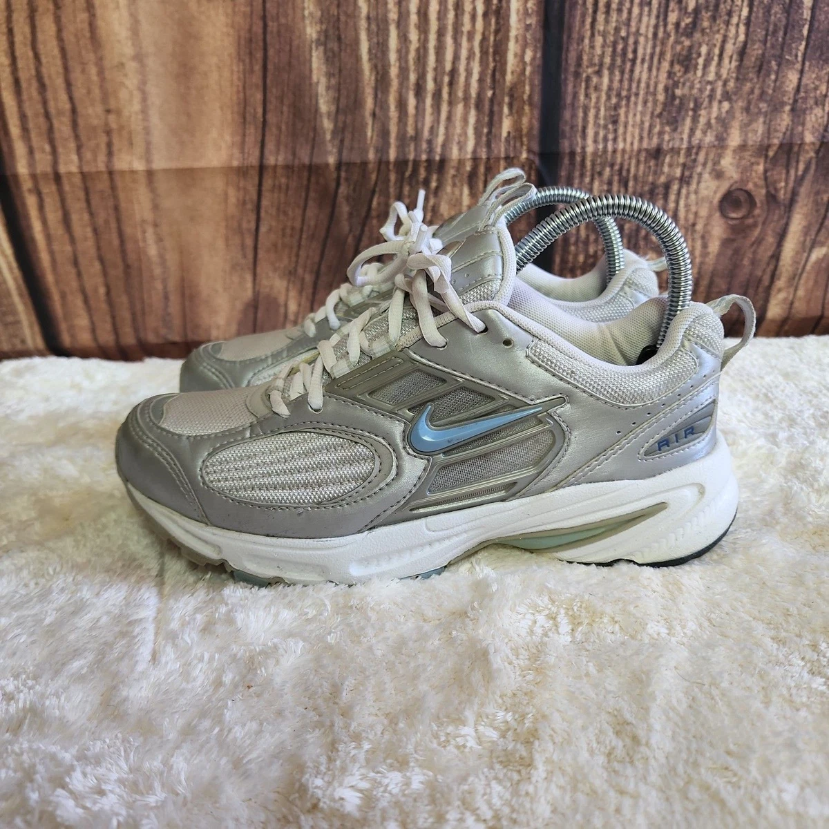 Nike air deals icarus white