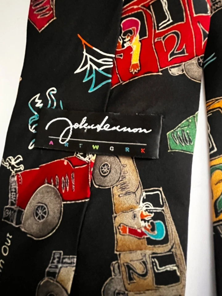 Obra de arte John Lennon corbata 100 % seda coches de carreras automóviles fondo negro 4" con Foto 4 de 4