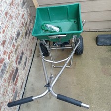 Lesco 101186 High Wheel Push Spreader with Manual Deflector Kit