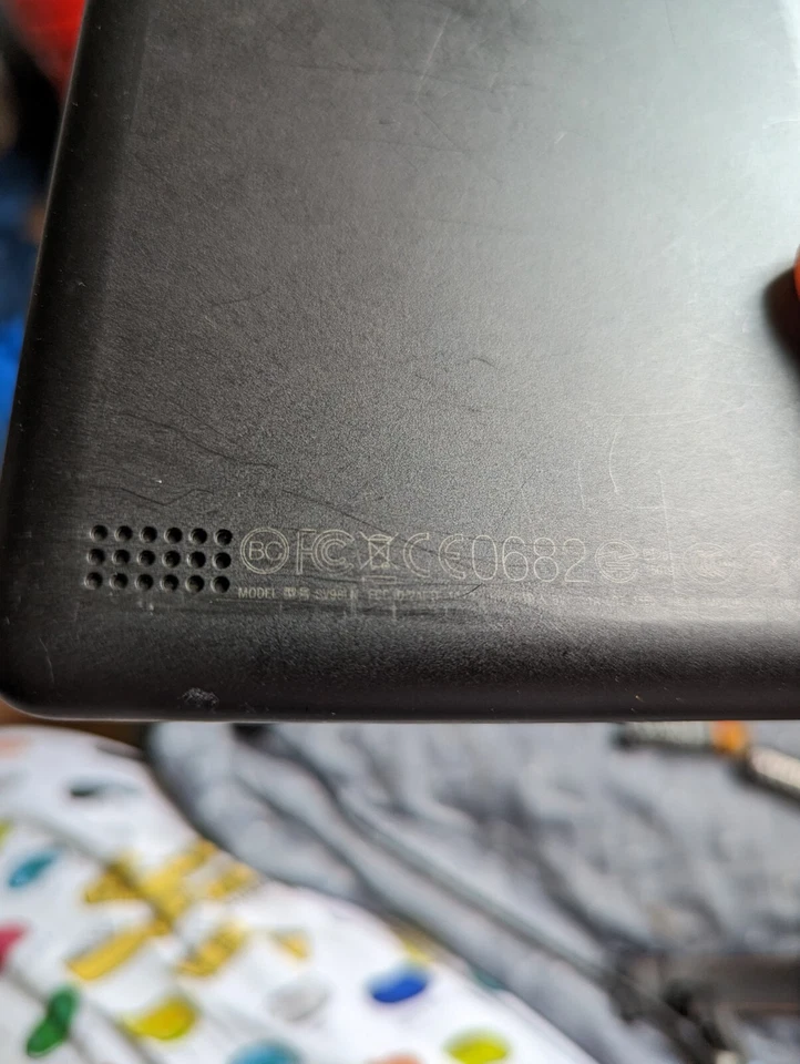 Amazon Kindle Fire 8 5th Gen 1.3Ghz Tablet SV98LN 8GB Wi-Fi 7" - Image 3 of 4