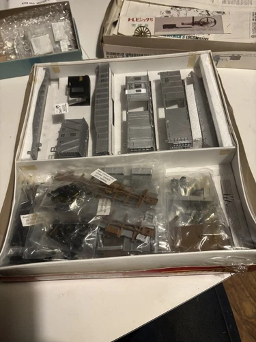 HO scale Train Kit Lot - Picture 7 of 9