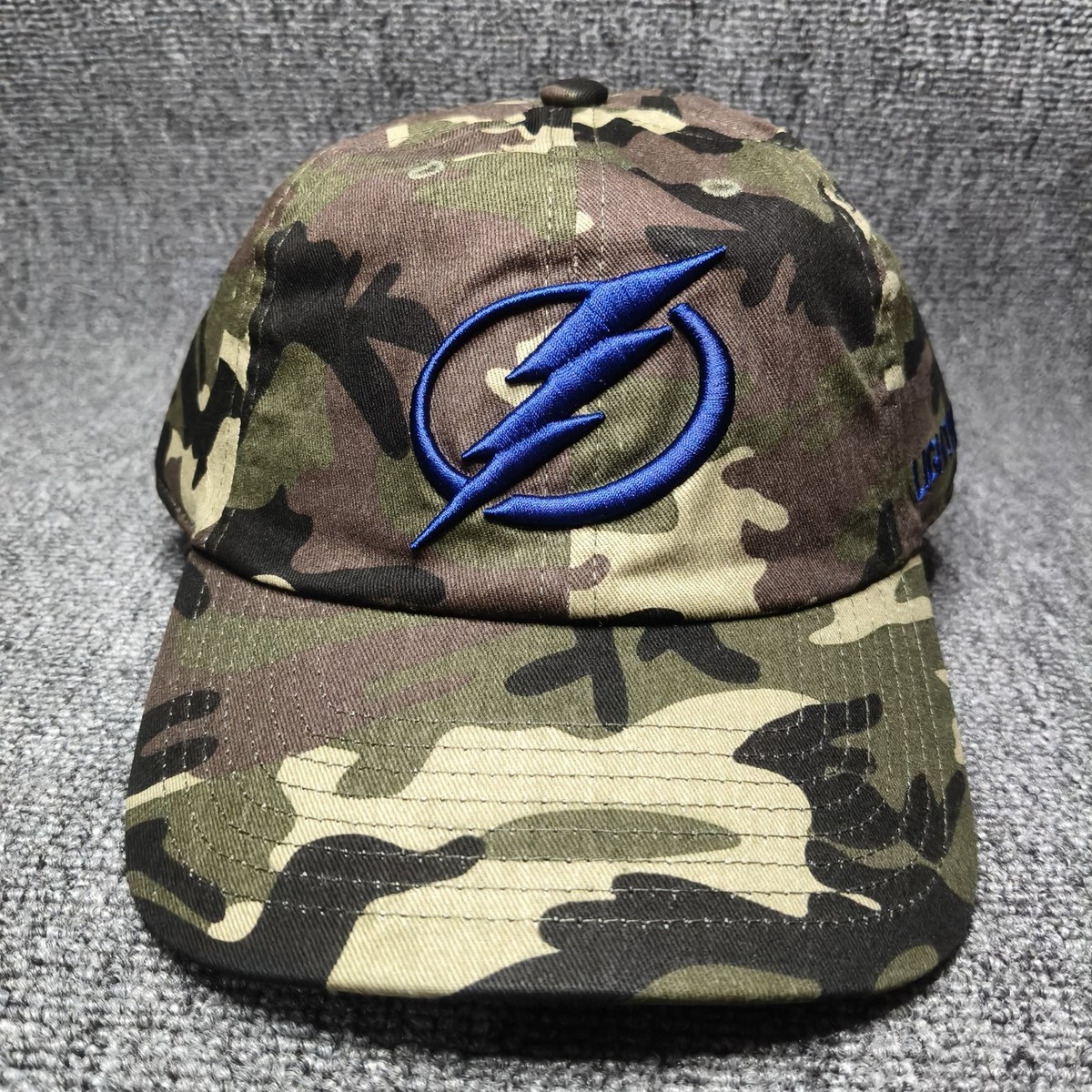 Mitchell & Ness Tampa Bay Lightning Camo Strapback Cap OSFA NHL