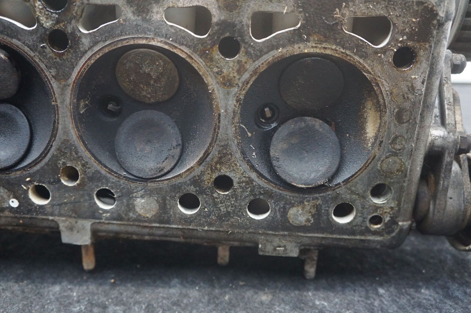 Right Engine Cylinder Head Assembly 3.0l V8 F106B FI Ferrari Mondial 8 1982