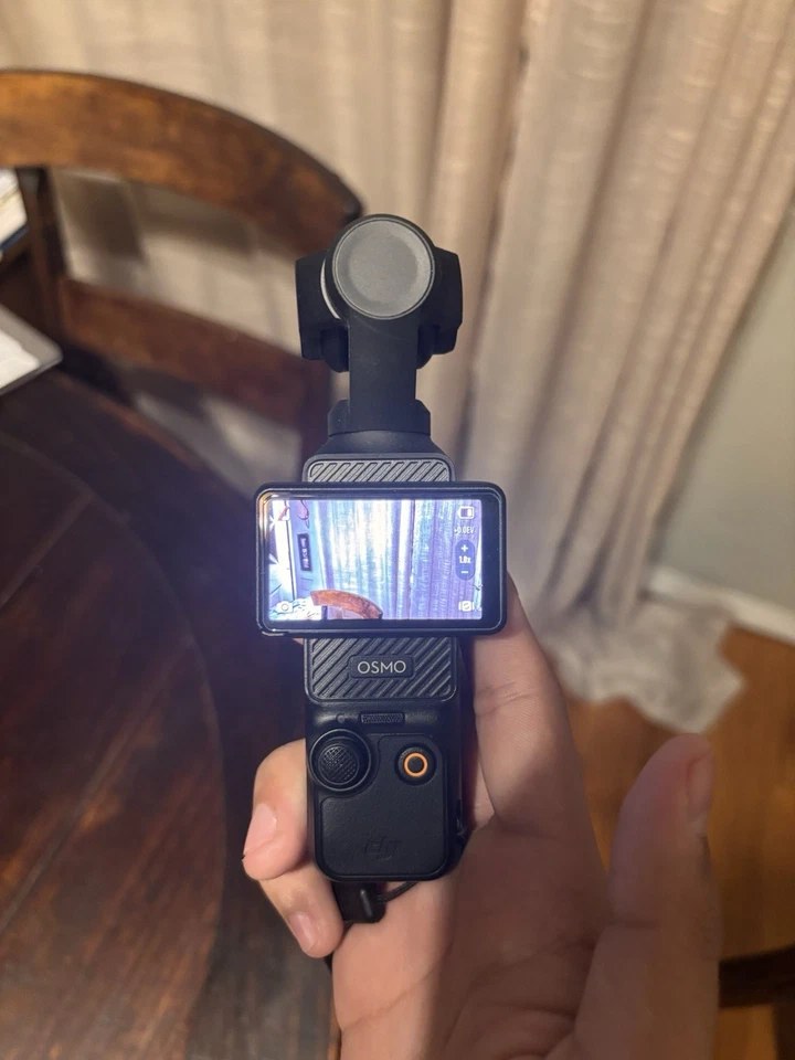 DJI Osmo Pocket 3 con estuche y base, incluye filtro ND64-512 Foto 4 de 4