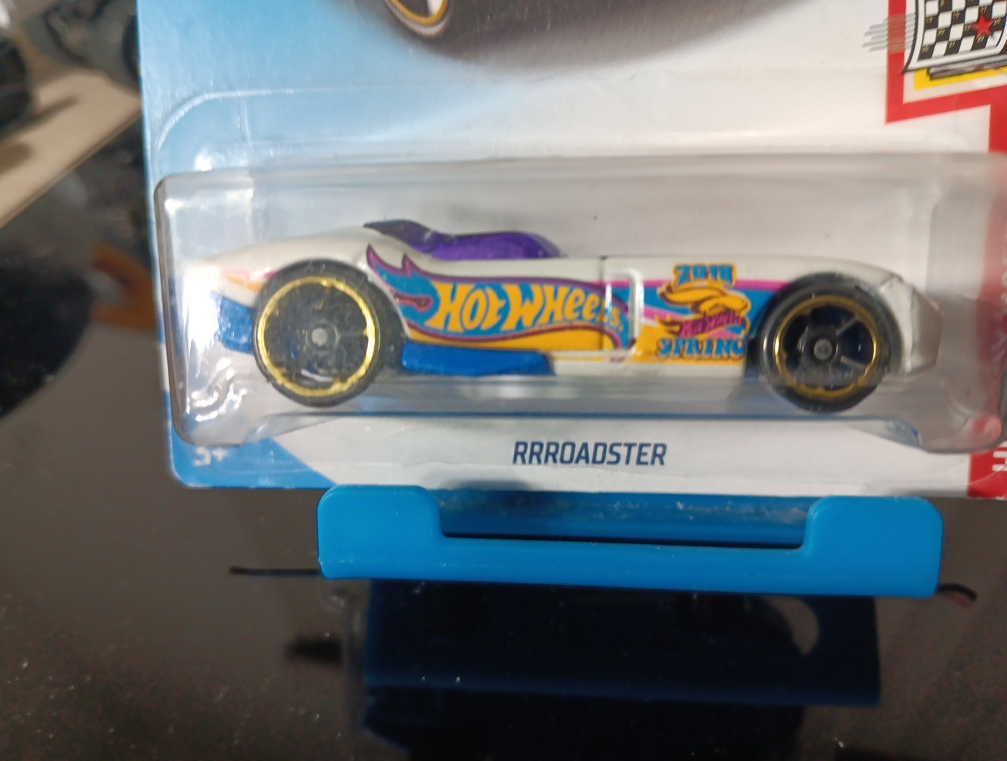Picture 4 of 24