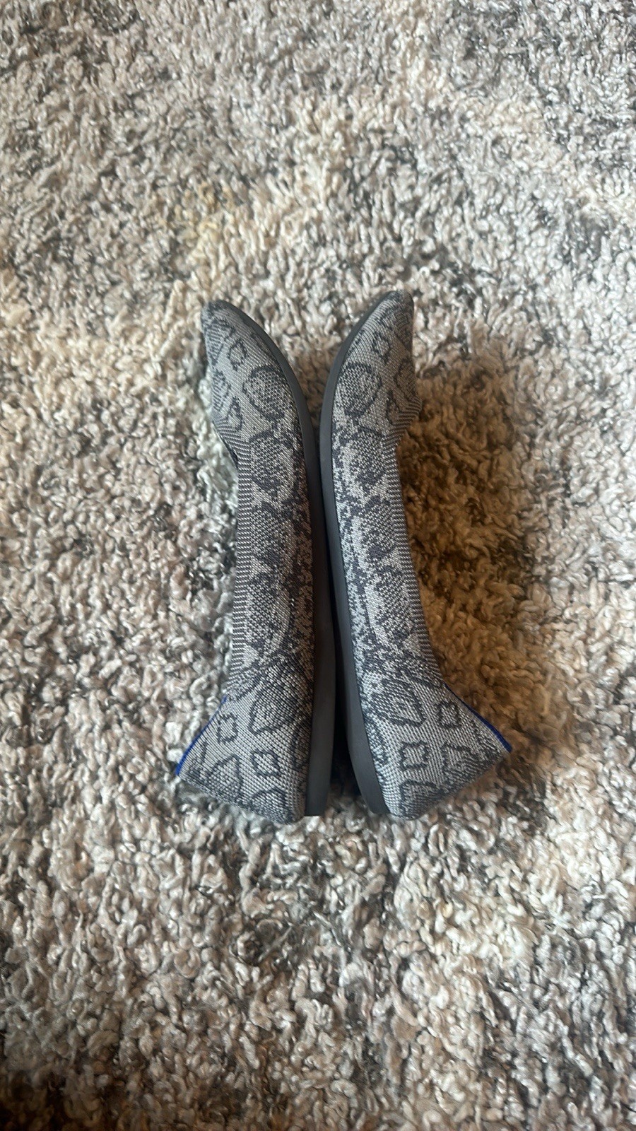 RARE Rothys Grey Python Snake Point Flat 8.5 Limi… - image 8